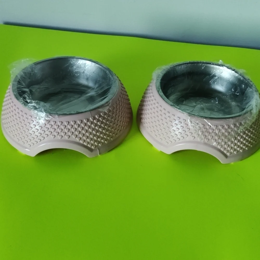 2 Pink heart pet bowls set